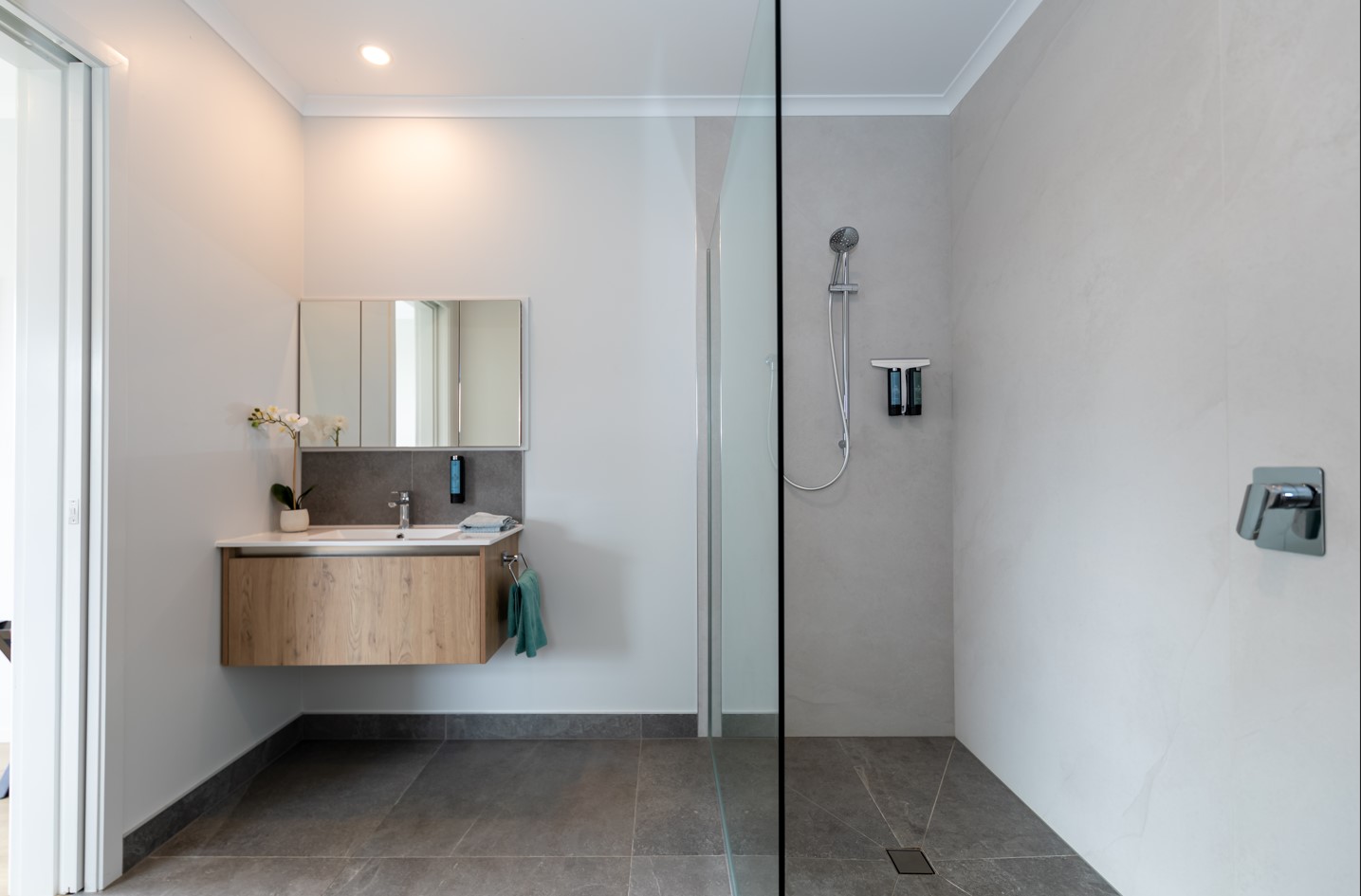 Pītokuku House — off-grid holiday home, Medlands Beach, Great Barrier Island